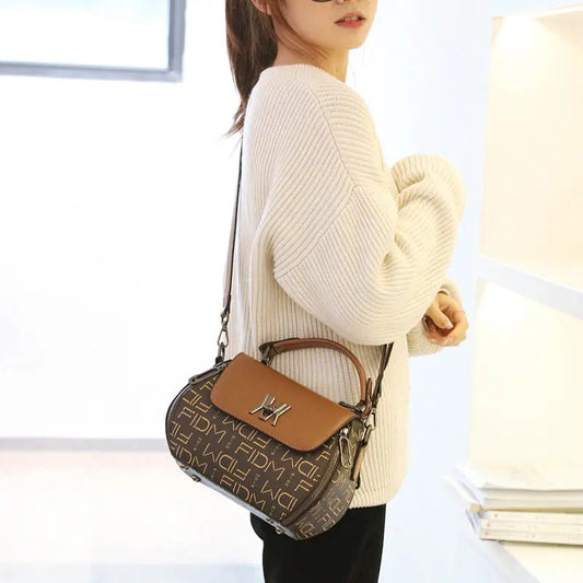 Elegant large-capacity crossbody bag — Vessa Bags