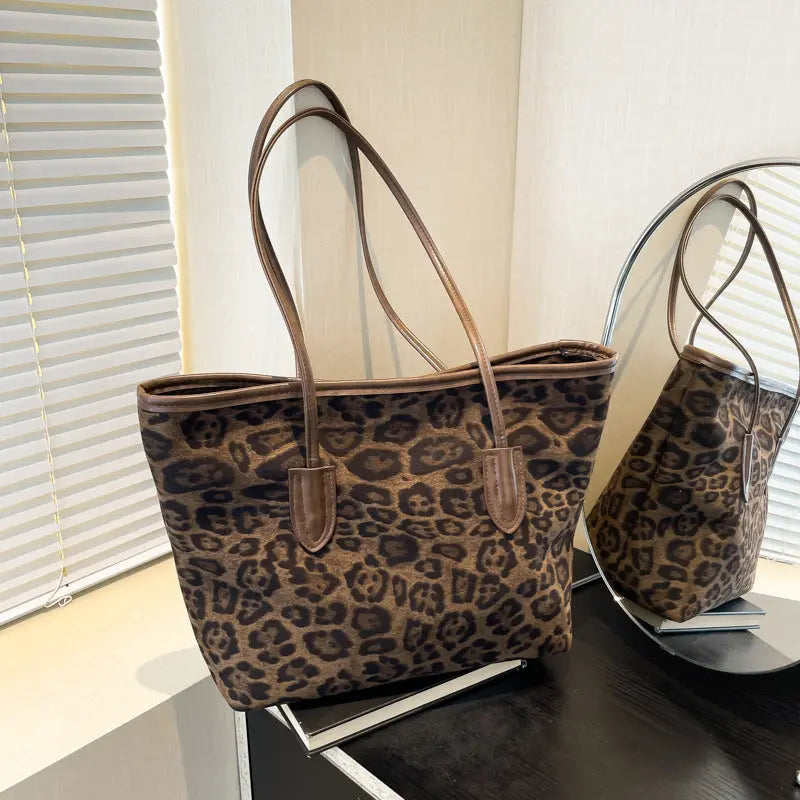 The Zola Leopard Shopper