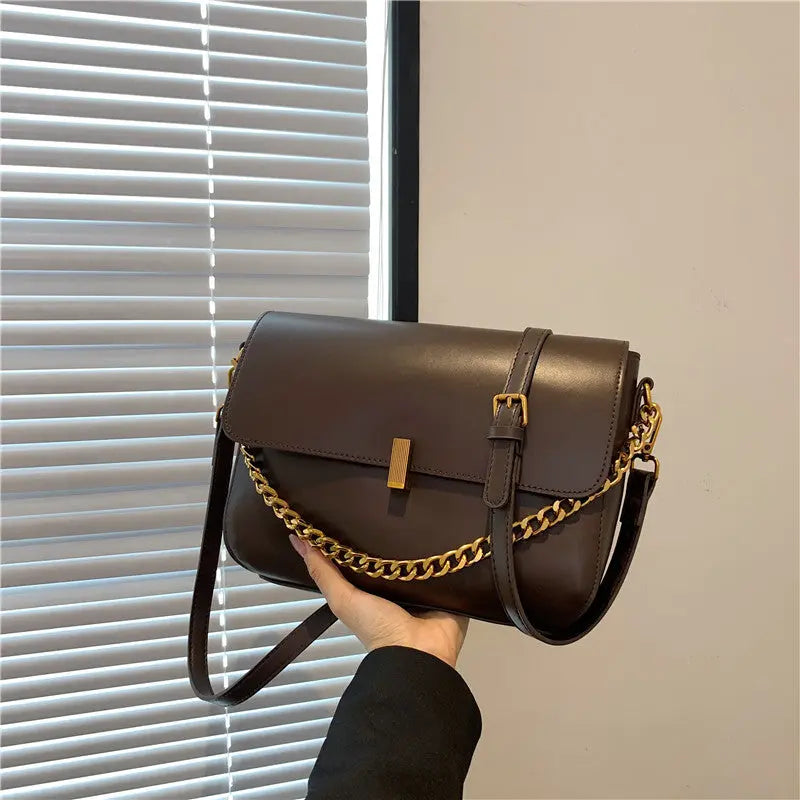 The Ilse Minimal Crossbody
